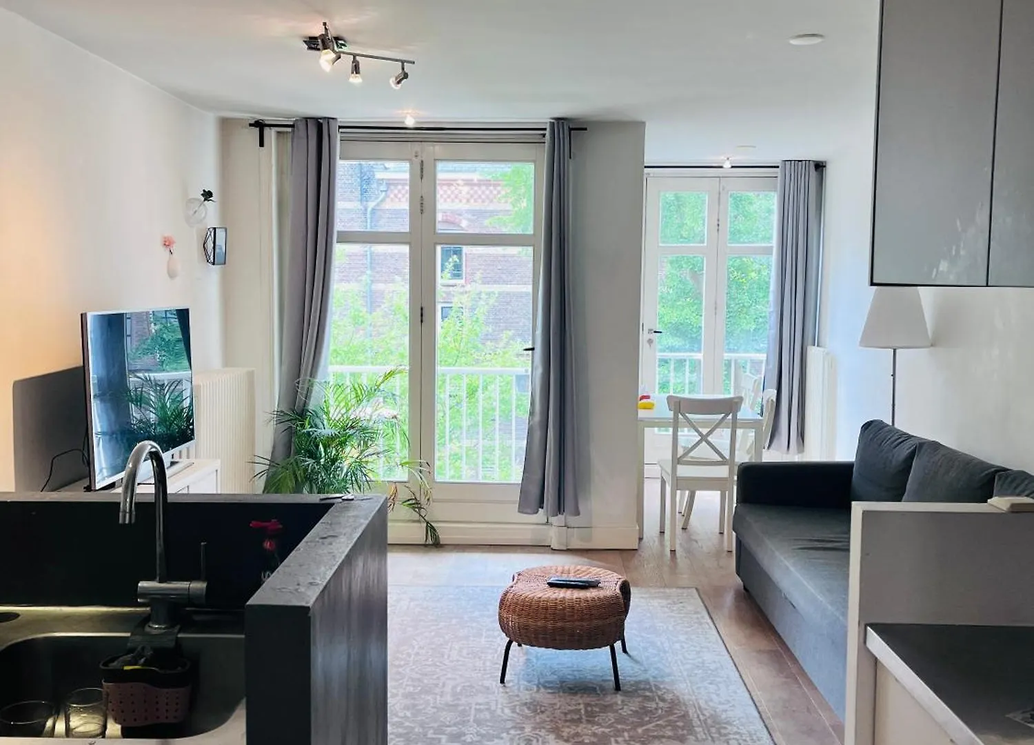 Cozy Museum Area Home Amsterdam